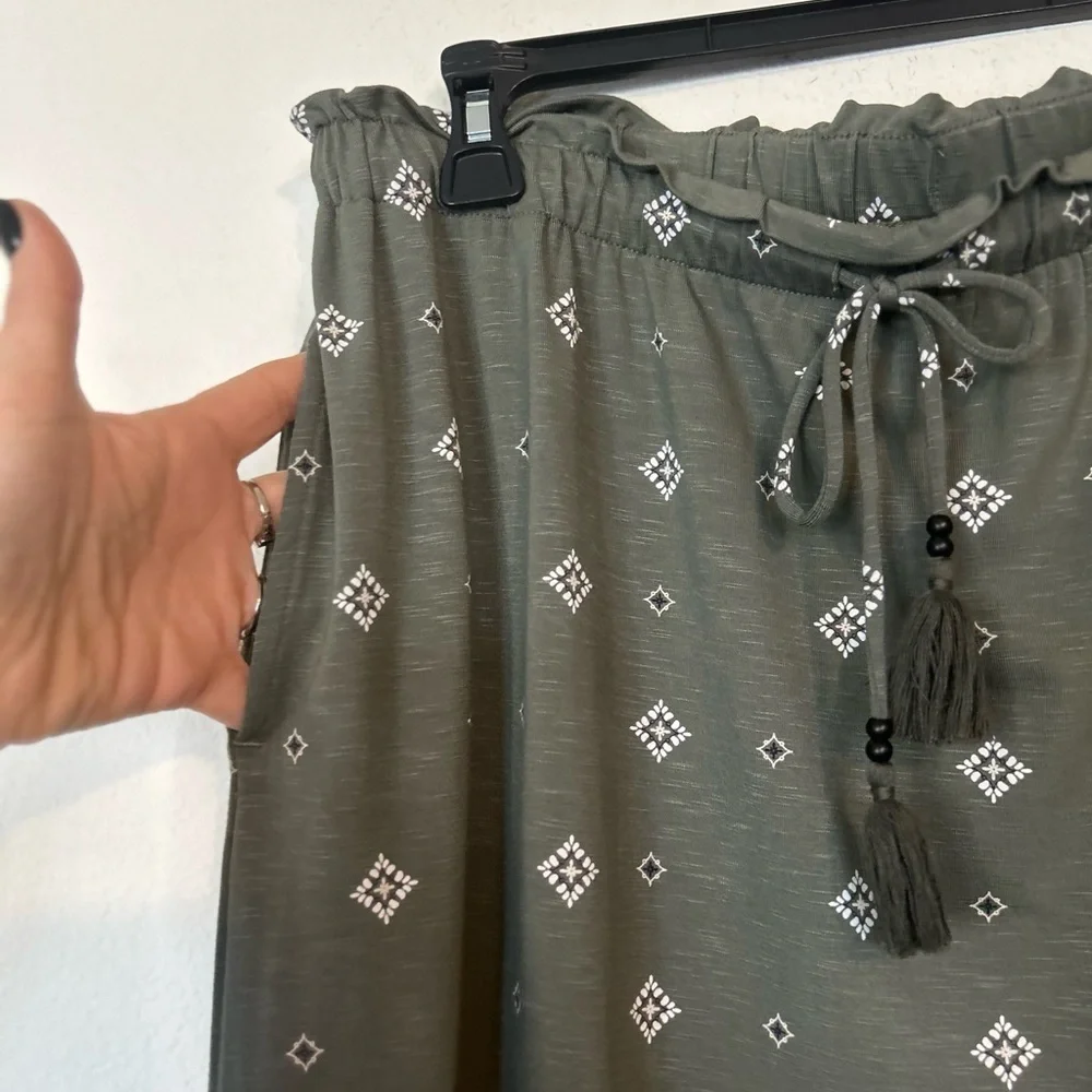J.Jill Medium Olive Pull on Tasseled Tie-Waist Printed Knit Skirt With Pockets